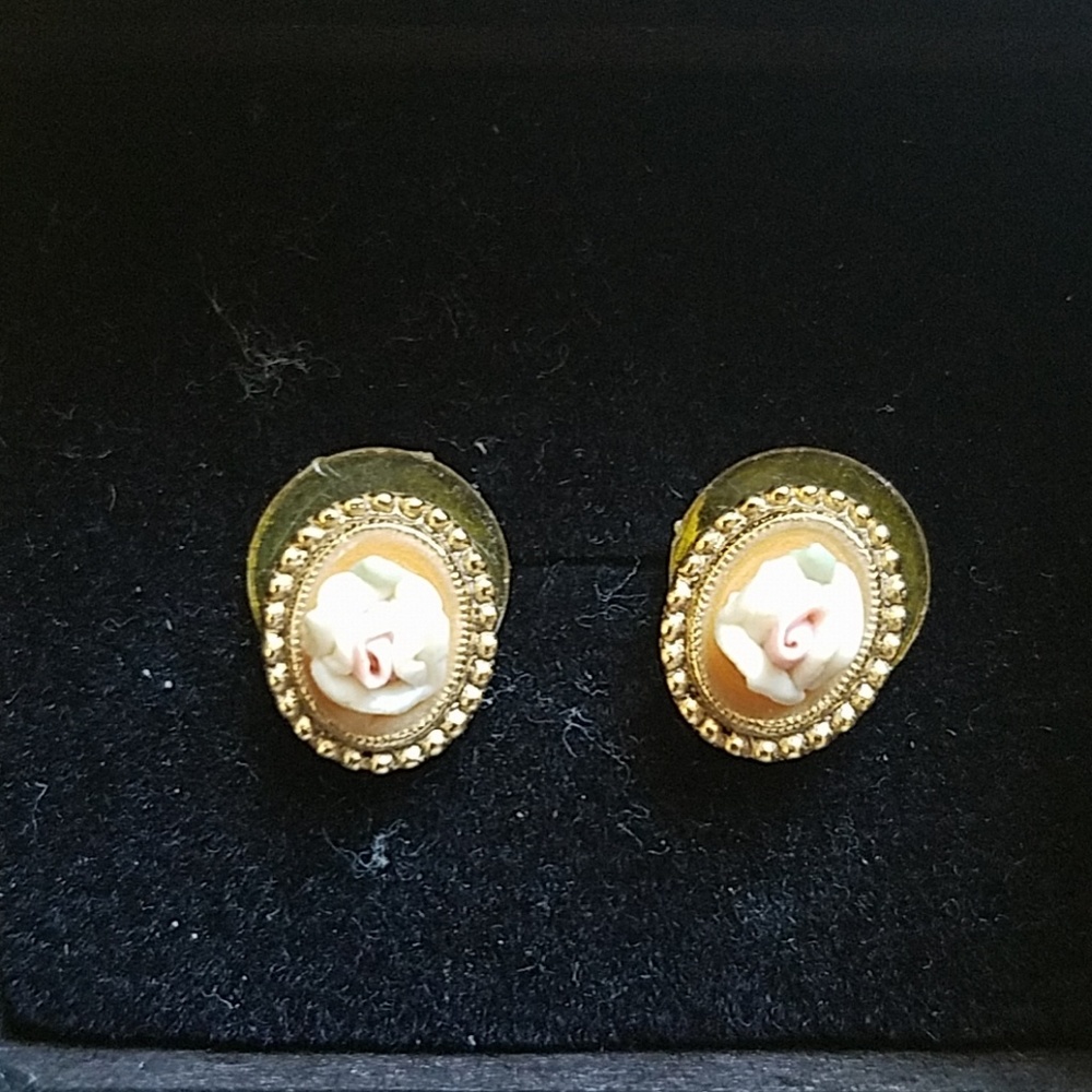 1920s Rosebud Cameo Style earrings